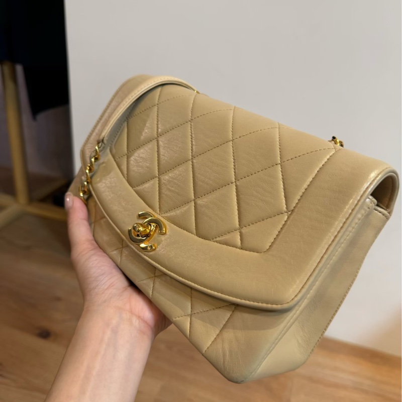 CHANEL VINTAGE 經典 diana 黛安娜 米色 奶茶色 羊皮金釦 戴妃包 黛妃包 斜背包 肩背包 手提包-14