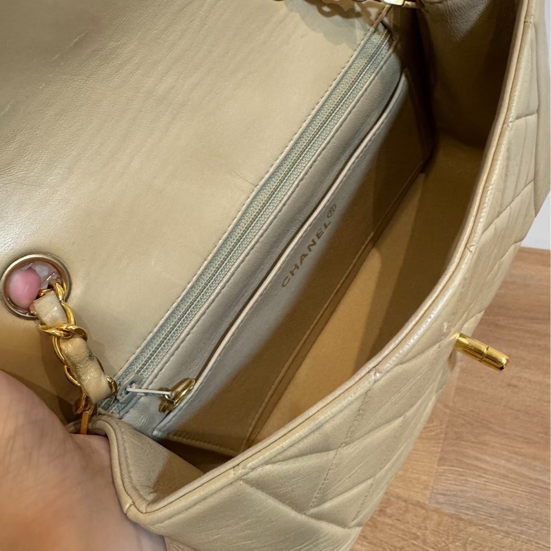 CHANEL VINTAGE 經典 diana 黛安娜 米色 奶茶色 羊皮金釦 戴妃包 黛妃包 斜背包 肩背包 手提包-19