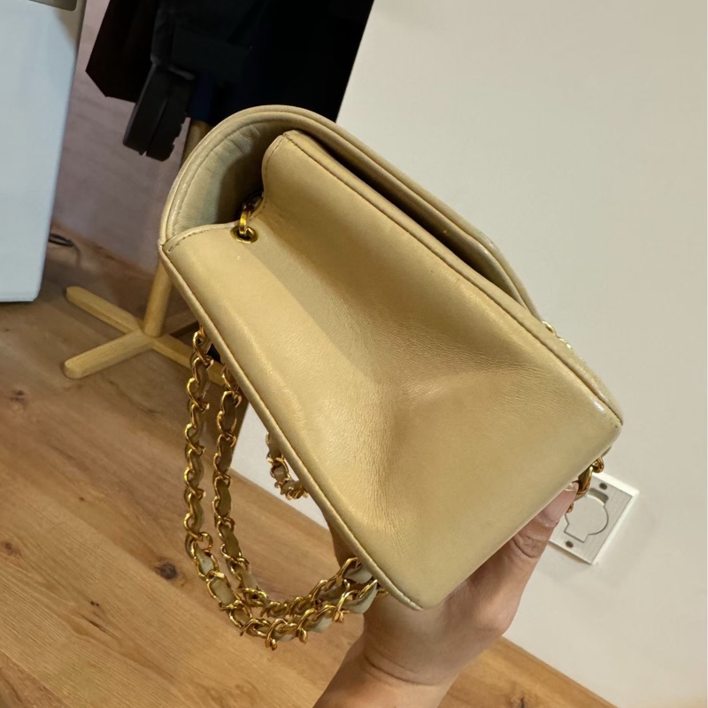 CHANEL VINTAGE 經典 diana 黛安娜 米色 奶茶色 羊皮金釦 戴妃包 黛妃包 斜背包 肩背包 手提包-21
