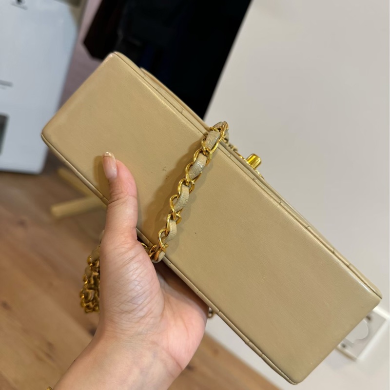 CHANEL VINTAGE 經典 diana 黛安娜 米色 奶茶色 羊皮金釦 戴妃包 黛妃包 斜背包 肩背包 手提包-22