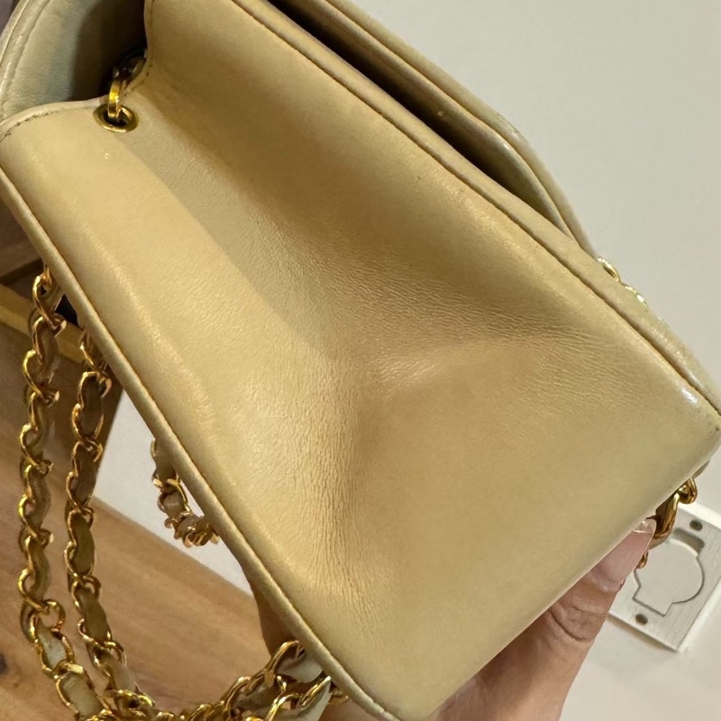CHANEL VINTAGE 經典 diana 黛安娜 米色 奶茶色 羊皮金釦 戴妃包 黛妃包 斜背包 肩背包 手提包-35