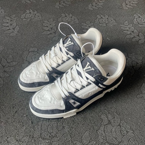 Louis Vuitton路易威登trainer黑白熊貓 41碼