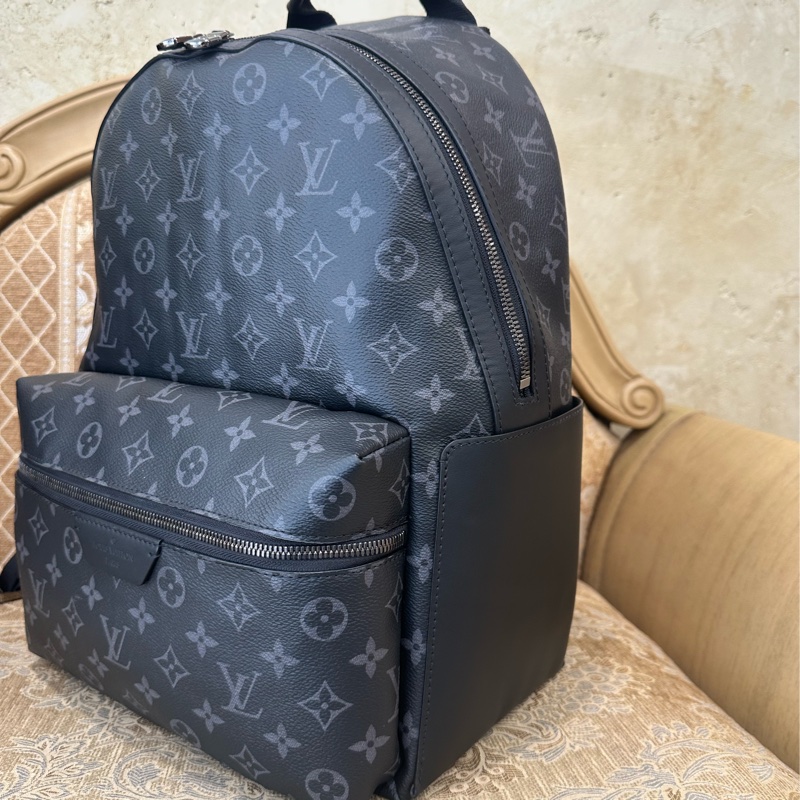 LV 黑灰原花銀釦DiscoveryPM後背包 M22558-3