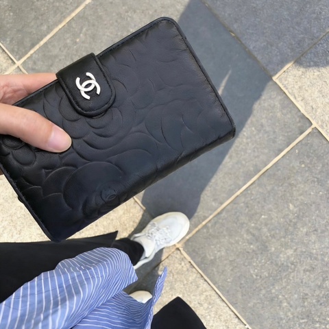 CHANEL拼色銀扣山茶花錢包10*15*2 98新配件塵袋