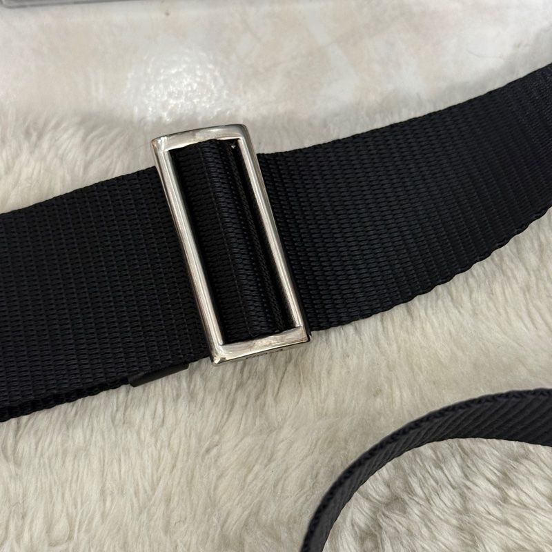 9新以上✨專櫃六萬🖤黑色prada尼龍郵差包 斜背包-47