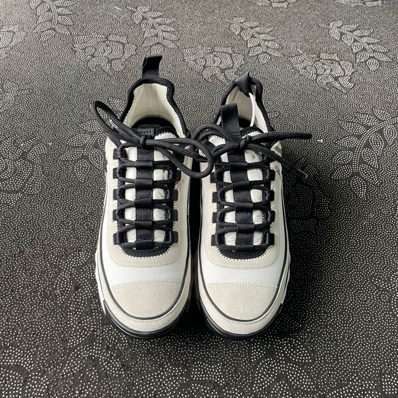 chanel香奈兒黑白運動鞋37碼-1