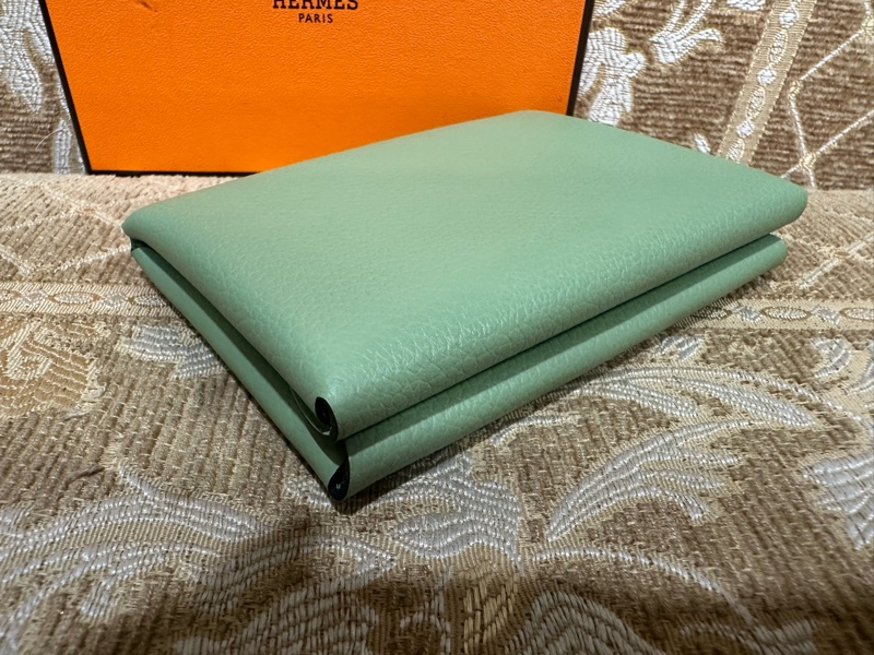 Hermes 31牛油果綠Evercolor銀釦Calvi Duo零錢卡包H083035CK31-2