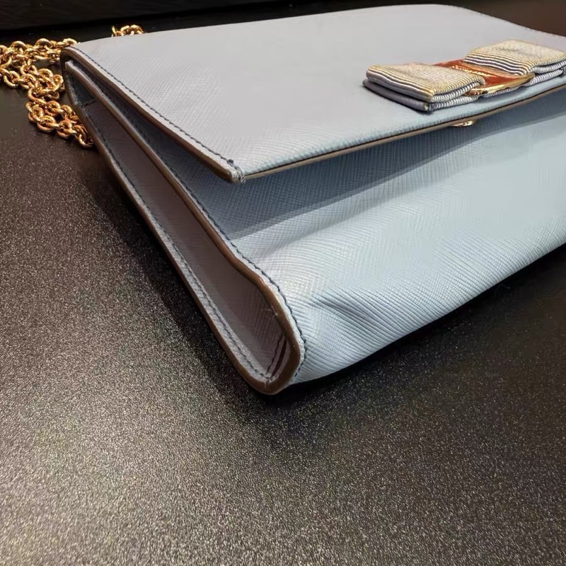 Ferragamo/菲拉格慕 藍色十字牛紋斜挎包尺寸18*12-11