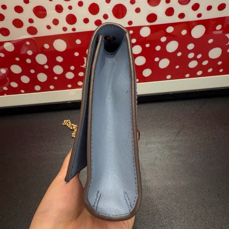 Ferragamo/菲拉格慕 藍色十字牛紋斜挎包尺寸18*12-17