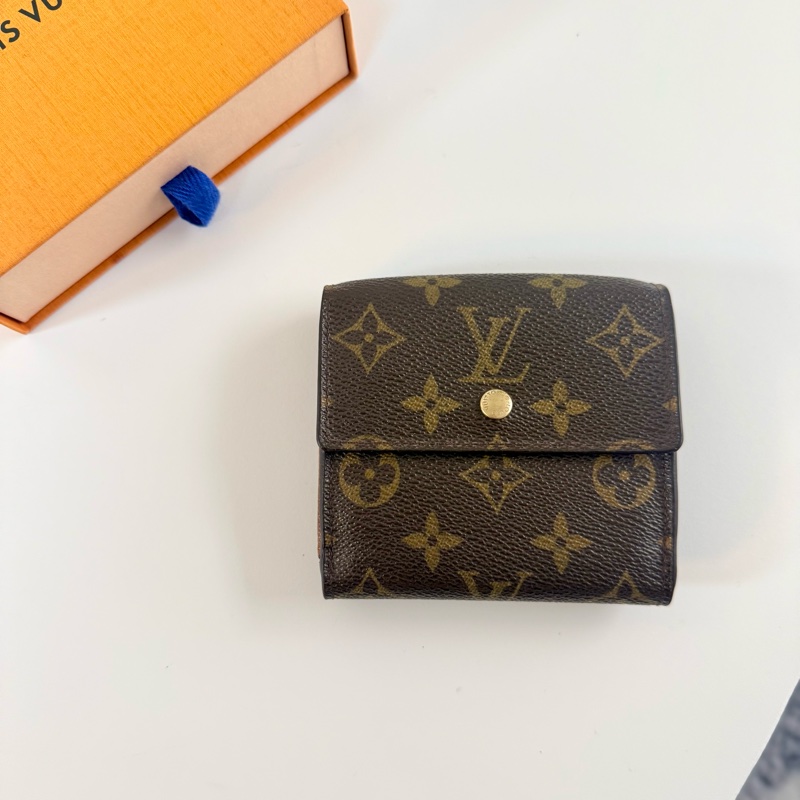✔️LV Louis Vuitton 路易威登 Monogram M61652 原花金扣三折零錢短夾-0