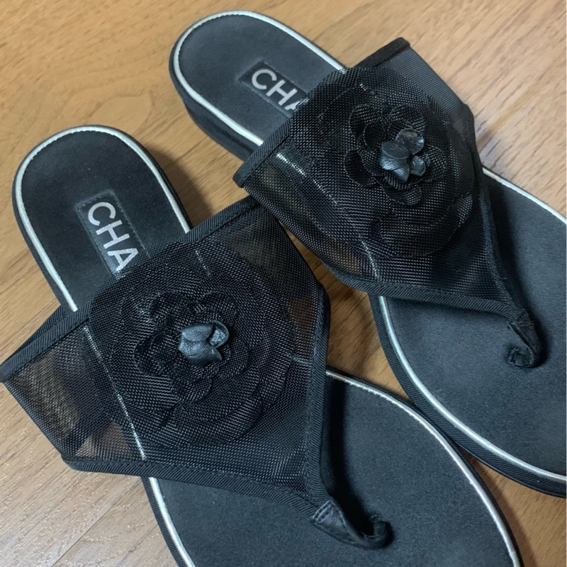 Chanel香奈兒 人字拖涼鞋 36.5碼 經典黑色網紗材質配山茶花裝飾-1