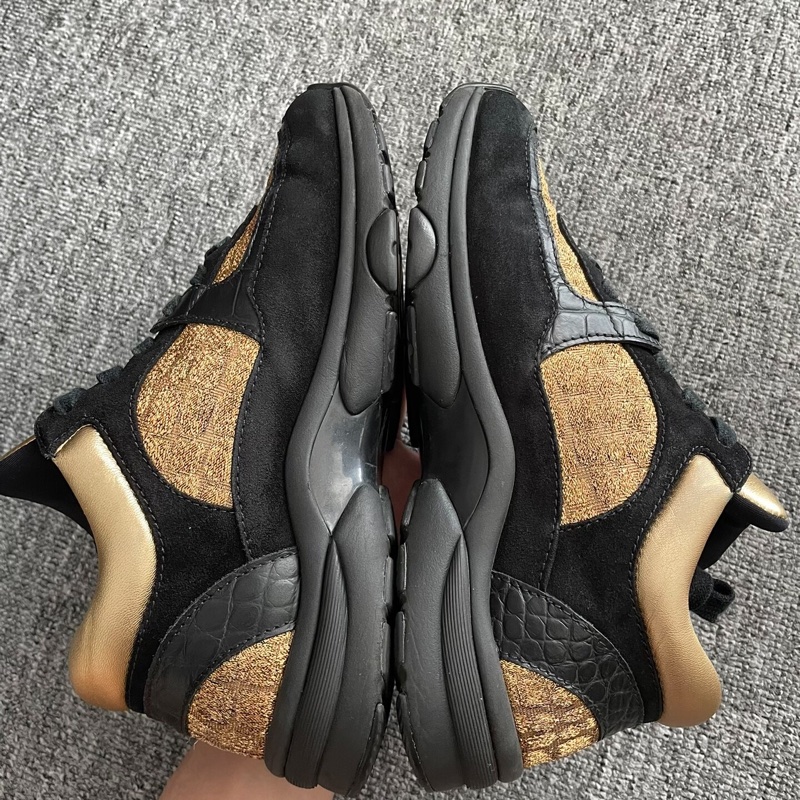 Chanel香奈兒雙C黑金運動休閒鞋 36碼-5