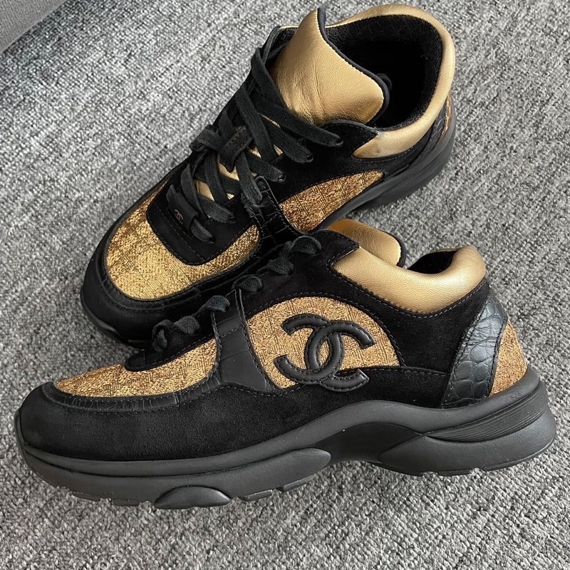 Chanel香奈兒雙C黑金運動休閒鞋 36碼-0
