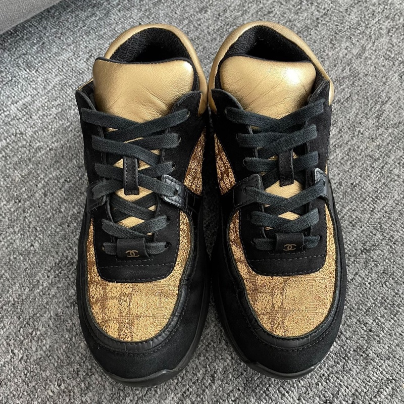 Chanel香奈兒雙C黑金運動休閒鞋 36碼-1