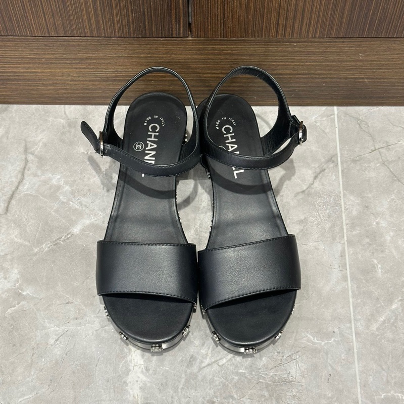 CHANEL香奈兒 黑色涼鞋 鞋邊一圈山茶花裝飾 一字扣帶 女款 38碼-0