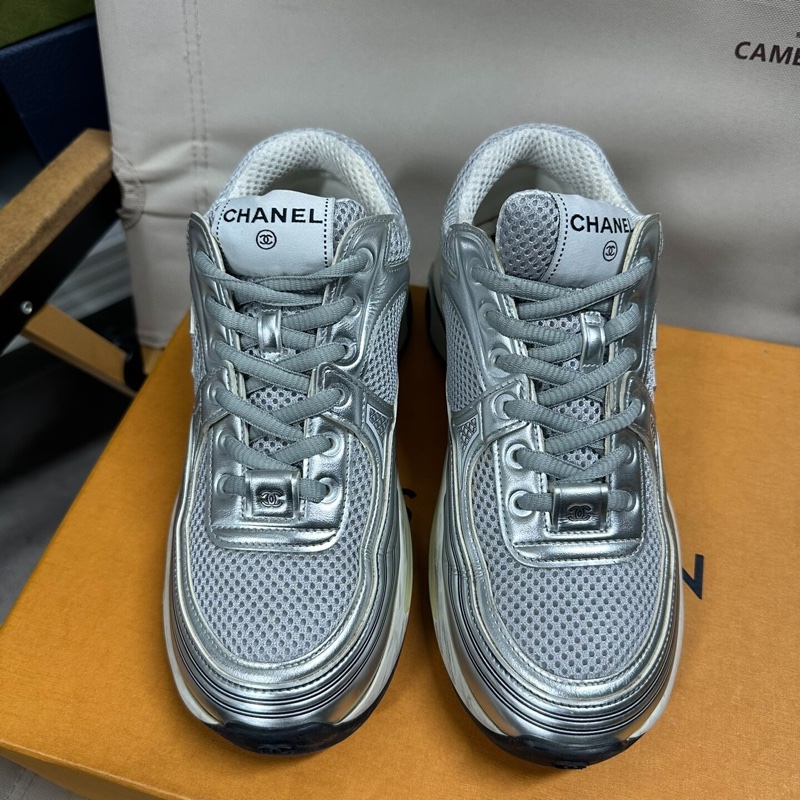 CHANE香奈兒 皮革徽標銀角大王運動休閒鞋 白銀色  36.5碼-4
