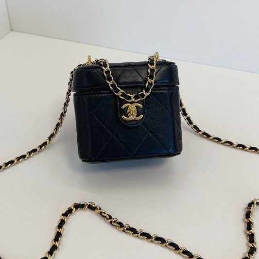 芯片款 香奈兒/Chanel  黑金書包扣皮穿鏈小方盒子化粧盒-0