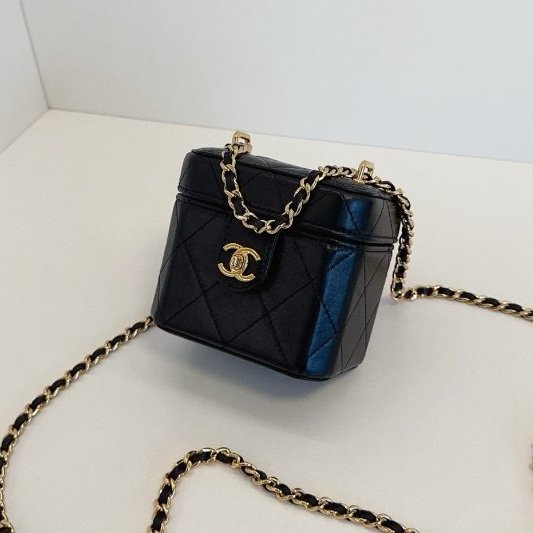 芯片款 香奈兒/Chanel  黑金書包扣皮穿鏈小方盒子化粧盒-3