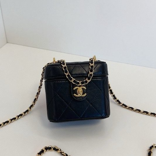 芯片款 香奈兒/Chanel  黑金書包扣皮穿鏈小方盒子化粧盒-5