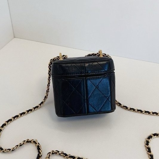 芯片款 香奈兒/Chanel  黑金書包扣皮穿鏈小方盒子化粧盒-6