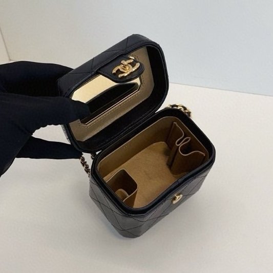 芯片款 香奈兒/Chanel  黑金書包扣皮穿鏈小方盒子化粧盒-8