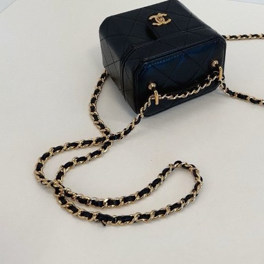 芯片款 香奈兒/Chanel  黑金書包扣皮穿鏈小方盒子化粧盒-9