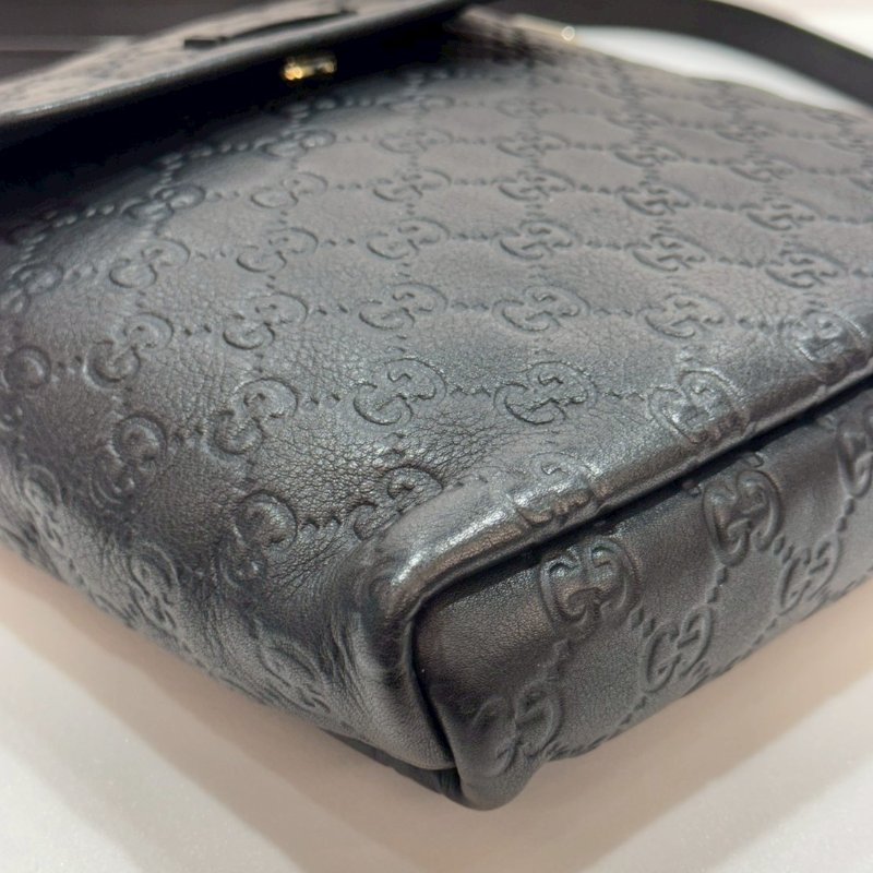 GUCCI 全皮壓紋 斜背包/側背包 87成新-2
