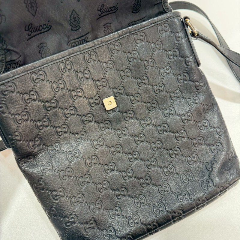GUCCI 全皮壓紋 斜背包/側背包 87成新-11
