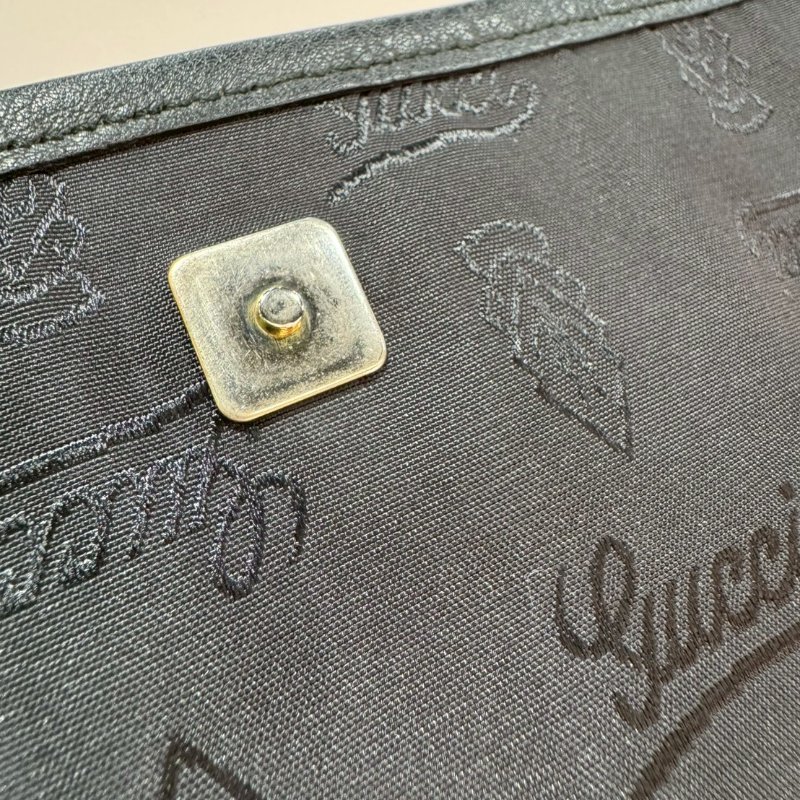 GUCCI 全皮壓紋 斜背包/側背包 87成新-14