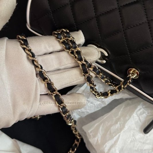 全新品 香奈兒/Chanel 黑白色漫畫款保齡球包圓筒包 附件塵袋-4