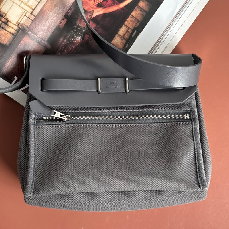 ::HERMES:: 愛馬仕 W刻MINI HERBAG 石板灰皮革 帆布銀釦斜背包-1