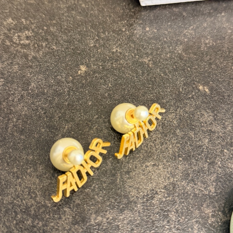 Dior珍珠大logo耳環-2