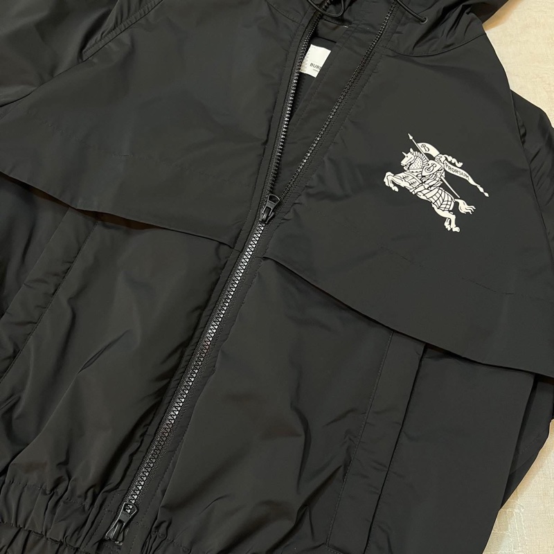 BURBERRY 英國黑色橡樹葉徽章連帽外套UK6-7