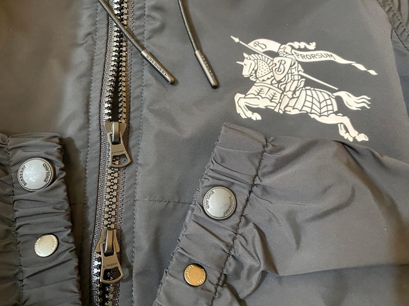 BURBERRY 英國黑色橡樹葉徽章連帽外套UK6-9