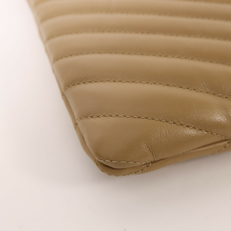 YVES SAINT LAURENT 牛皮皮革Pouch金扣手拿包-11