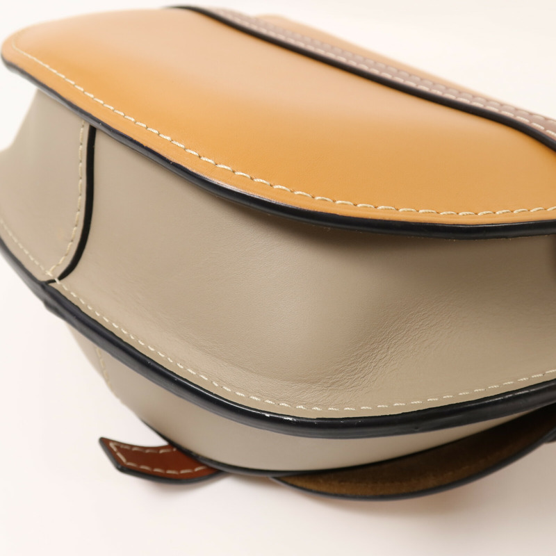 LOEWE 牛皮皮革Gate Small金扣肩背袋-13