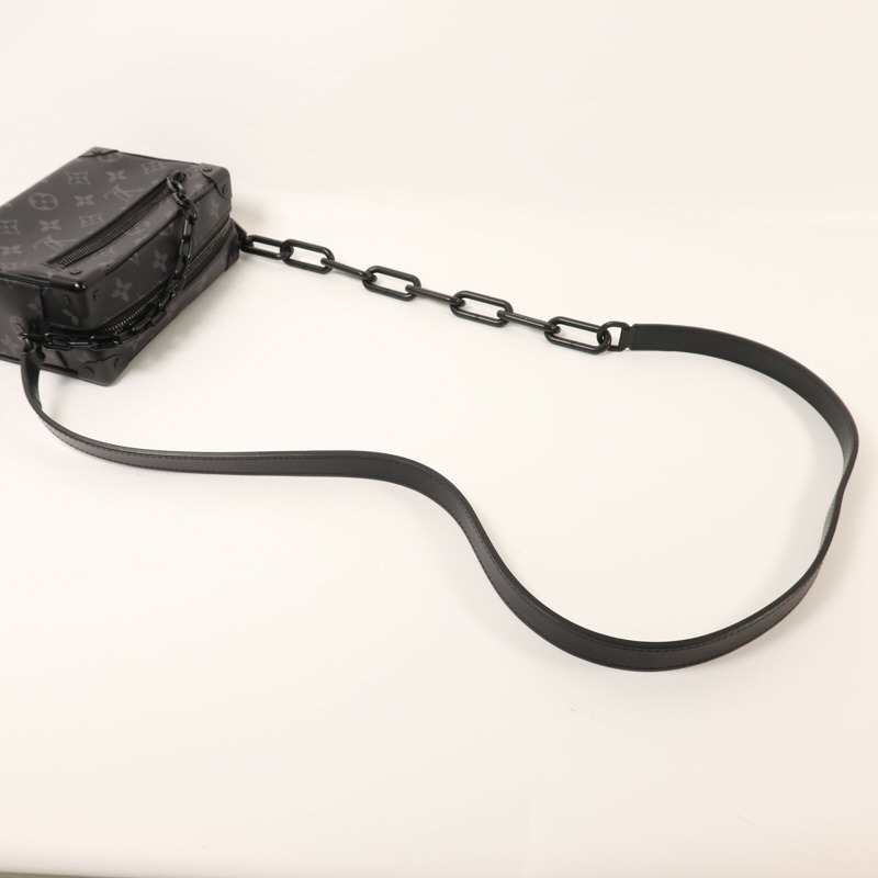 LOUIS VUITTON Monogram Eclipse Mini Soft Trunk肩背袋-6