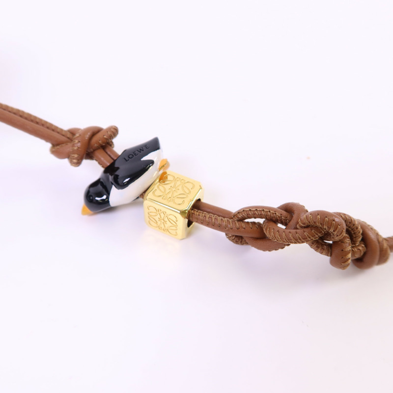 LOEWE 牛皮皮革/金屬/玻璃Charm掛飾-6
