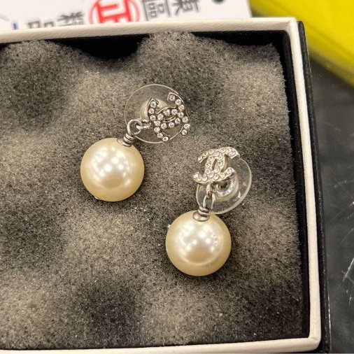 東區正精品㊣CHANEL A36138 香奈兒銀色水鑽雙C LOGO珍珠垂吊耳環 RZ6195-3