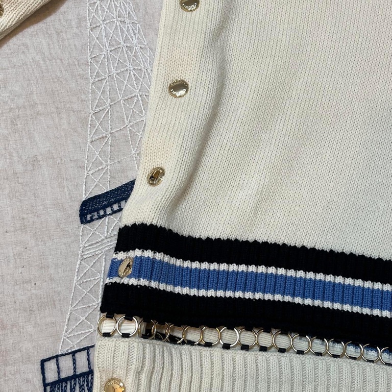 BURBERRY 英國米色學院風毛衣XS-7