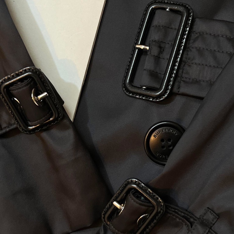 BURBERRY 英國黑色輕盈風衣UK2-5