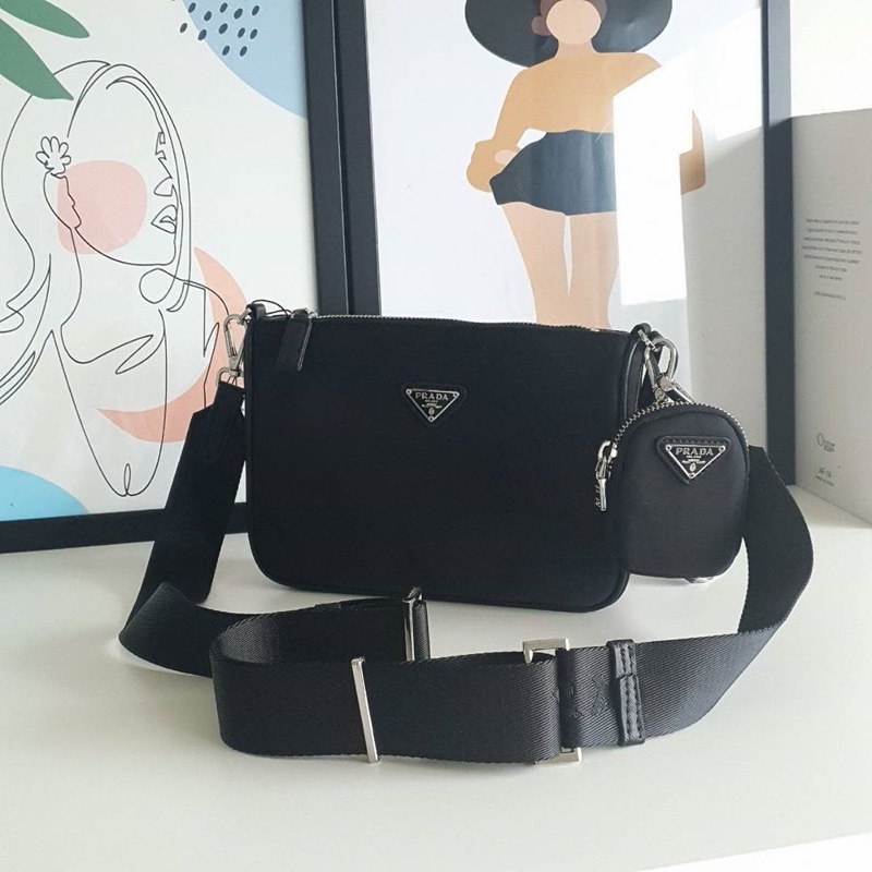 Prada 男士 黑色徽標斜挎包均碼碼23cm*5.5cm*18cm-4