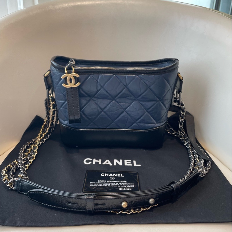 Chanel 香奈兒 Gabrielle 流浪包 藍黑牛皮-0