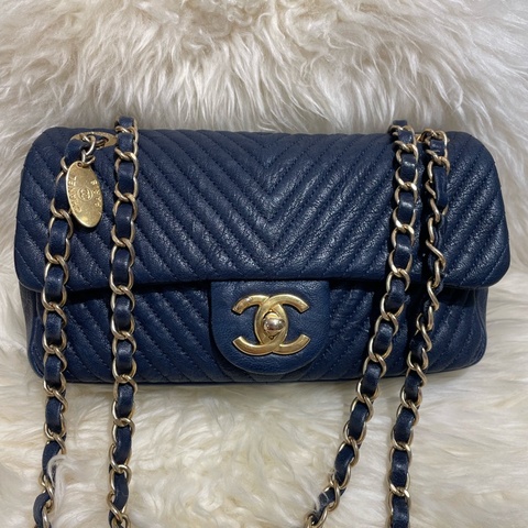 Chanel V 紋深藍牛皮Flap Bag