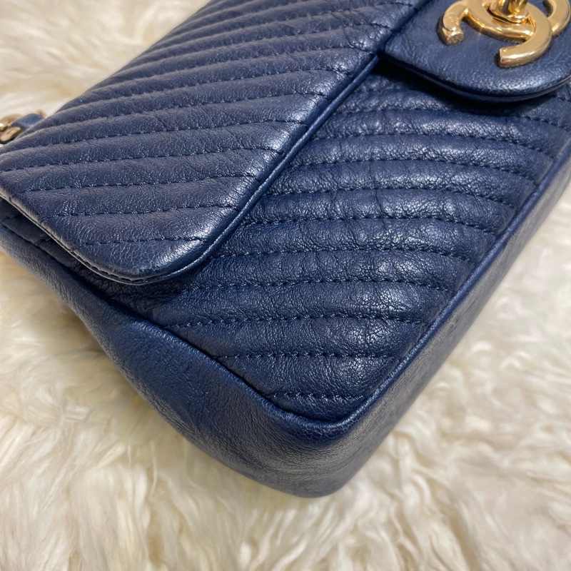 Chanel V 紋深藍牛皮Flap Bag-2