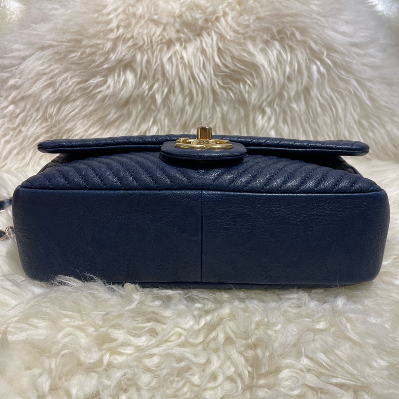 Chanel V 紋深藍牛皮Flap Bag-4