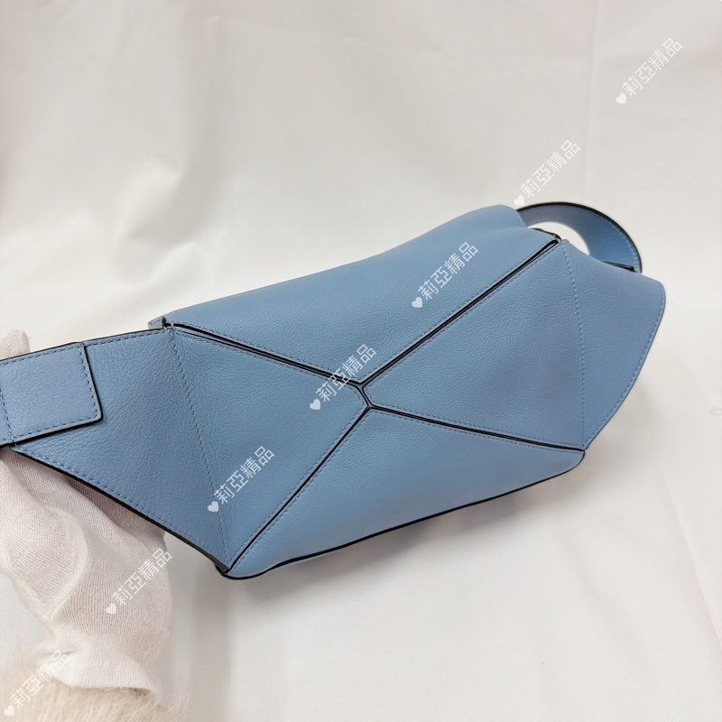 莉亞精品♡ Loewe puzzle bumbag 淺藍胸包 二手美包-5