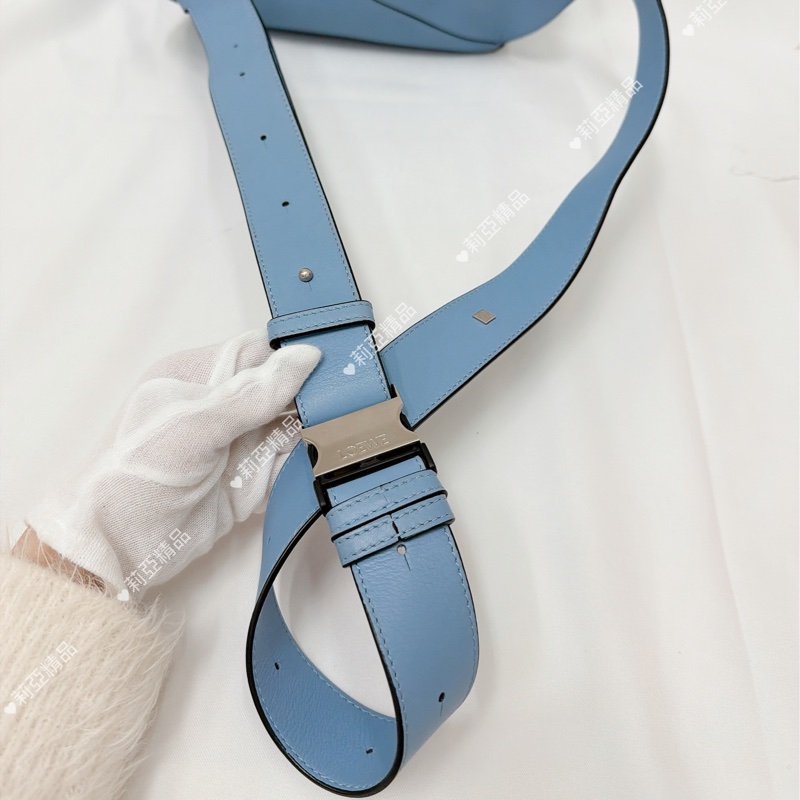 莉亞精品♡ Loewe puzzle bumbag 淺藍胸包 二手美包-13