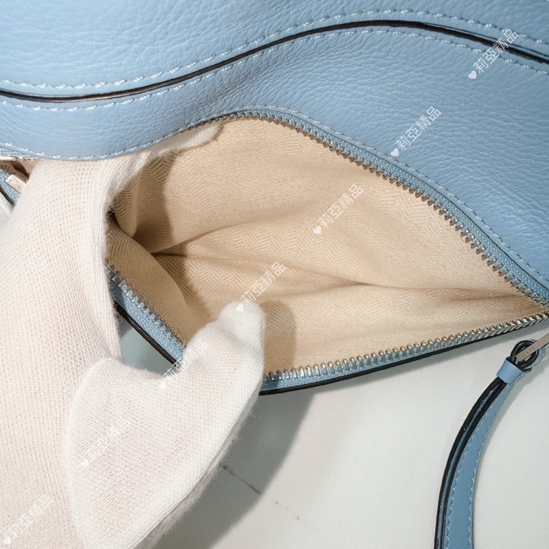 莉亞精品♡ Loewe puzzle bumbag 淺藍胸包 二手美包-15