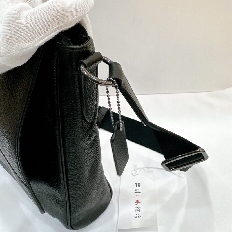 莉亞精品♡Coach 翻蓋斜背包 黑色 二手-5